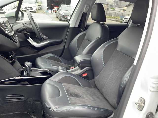プジョー ２００８ クロスシティ 石川県 2018(平30)年 5.9万km パール ・純正ディスプレイオーディオ/・バックカメラ/・ETC/・ルーフレール/・ハーフレザーシート/・運転席/助手席シートヒーター/・リアコーナーセンサー
