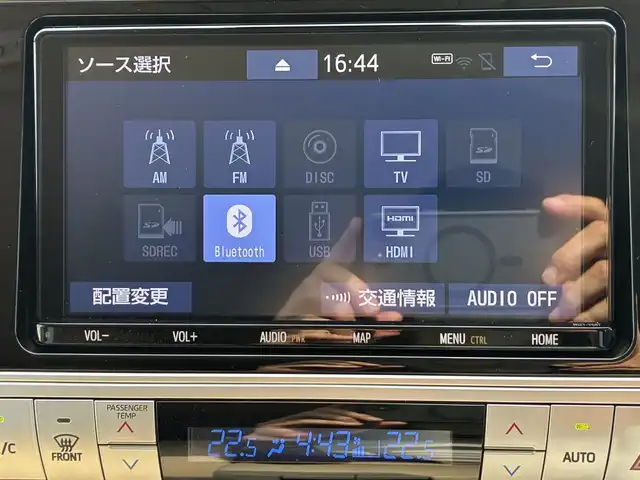 トヨタ ランドクルーザー プラド TX 熊本県 2021(令3)年 2.3万km ホワイトパールクリスタルシャイン ワンオーナー/4WD/純正SDナビ（NSZT-Y68T）/【フルセグTV/SD/CD/DVD/Bluetooth/USB】/衝突被害軽減システム/レーダークルーズコントロール/パーキングサポートブレーキ/レーンキープアシスト/車両接近通報装置/コーナーセンサー/オートLEDライト/オートマチックハイビーム/ビルトインETC/ドライブレコーダー(ZDR-015)/横滑り防止装置/盗難防止装置/純正フロアマット/カーテンエアバッグ/三列シート/プッシュスタート/スマートキー/スペアキー/取扱説明書/保証書