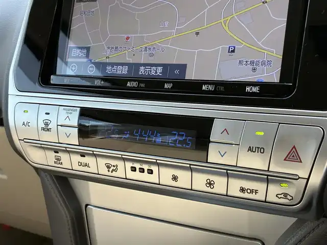 トヨタ ランドクルーザー プラド TX 熊本県 2021(令3)年 2.3万km ホワイトパールクリスタルシャイン ワンオーナー/4WD/純正SDナビ（NSZT-Y68T）/【フルセグTV/SD/CD/DVD/Bluetooth/USB】/衝突被害軽減システム/レーダークルーズコントロール/パーキングサポートブレーキ/レーンキープアシスト/車両接近通報装置/コーナーセンサー/オートLEDライト/オートマチックハイビーム/ビルトインETC/ドライブレコーダー(ZDR-015)/横滑り防止装置/盗難防止装置/純正フロアマット/カーテンエアバッグ/三列シート/プッシュスタート/スマートキー/スペアキー/取扱説明書/保証書