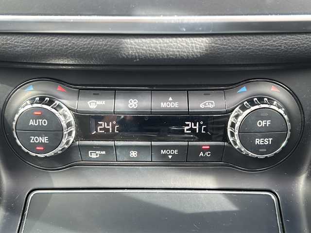 メルセデス・ベンツ ＣＬＡ２２０ 4MATIC 山形県 2018(平30)年 1.9万km ジュピターレッド ４WD/サンルーフ・ガラスルーフ/本革レザーシート/純正メモリナビ/（Bluetooth/CD/DVD/フルセグ)/レーダークルーズコントロール/DN席シートヒーター/17インチ社外ホイールスタッドレス車載/225/45/R17（６ｍｍ）/BSM/パドルシフト/純正フロアマット/純正AW/DN席パワーシート/パーキングアシスト/ウインカーミラー/ステアリングスイッチ