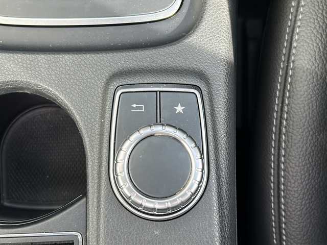 メルセデス・ベンツ ＣＬＡ２２０ 4MATIC 山形県 2018(平30)年 1.9万km ジュピターレッド ４WD/サンルーフ・ガラスルーフ/本革レザーシート/純正メモリナビ/（Bluetooth/CD/DVD/フルセグ)/レーダークルーズコントロール/DN席シートヒーター/17インチ社外ホイールスタッドレス車載/225/45/R17（６ｍｍ）/BSM/パドルシフト/純正フロアマット/純正AW/DN席パワーシート/パーキングアシスト/ウインカーミラー/ステアリングスイッチ