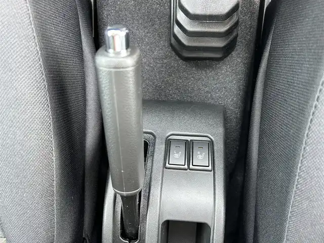 スズキ ジムニー XC 栃木県 2025(令7)年 0.1万km ジャングルグリーン 衝突被害軽減ブレーキ/4WD/カロッツェリア9インチナビ/フルセグTV/DVD/Bluetooth/バックカメラ/ビルトインETC/前ドライブレコーダー/前席シートヒーター/クルーズコントロール/スマートキー×1/プッシュスタート/ステアリングリモコン/LEDオートライト/純正16インチAW/アイドリングストップ/横滑り防止装置/保証書/取説