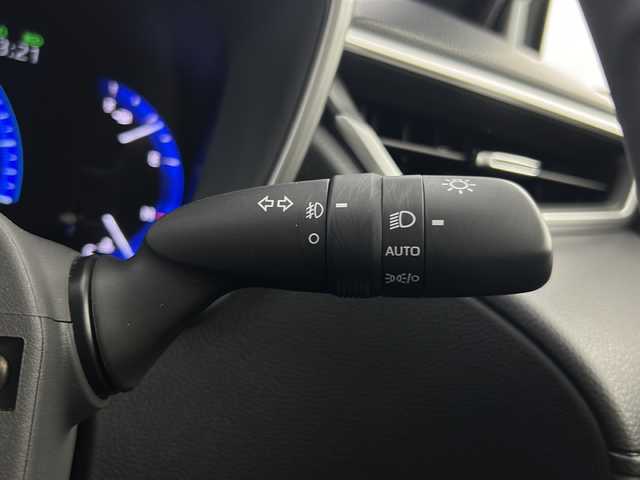 トヨタ カローラ クロス Z 愛知県 2022(令4)年 1万km プラチナホワイトパールマイカ 純正9インチディスプレイオーディオ　/フルセグ/ＣＤ/ＤＶＤ/Ｂｌｕｅｔｏｏｔｈ/ＡｐｐｌｅＣａｒＰｌａｙ　/パノラミックビューモニター/ビルトインＥＴＣ2.0/パワーバックドア/ハーフレザーシート/前席シートヒーター/トヨタセーフティセンス　/レーンキープアシスト　/レーダークルーズコントロール/BSM/LEDヘッドライト/フォグランプ/オートライト/オートハイビーム/前後コーナーセンサー