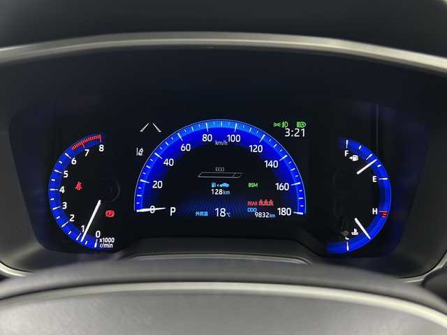 トヨタ カローラ クロス Z 愛知県 2022(令4)年 1万km プラチナホワイトパールマイカ 純正9インチディスプレイオーディオ　/フルセグ/ＣＤ/ＤＶＤ/Ｂｌｕｅｔｏｏｔｈ/ＡｐｐｌｅＣａｒＰｌａｙ　/パノラミックビューモニター/ビルトインＥＴＣ2.0/パワーバックドア/ハーフレザーシート/前席シートヒーター/トヨタセーフティセンス　/レーンキープアシスト　/レーダークルーズコントロール/BSM/LEDヘッドライト/フォグランプ/オートライト/オートハイビーム/前後コーナーセンサー