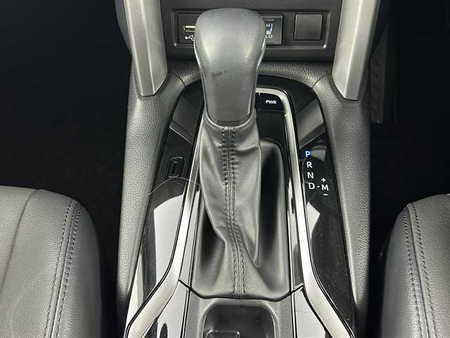 トヨタ カローラ クロス Z 愛知県 2022(令4)年 1万km プラチナホワイトパールマイカ 純正9インチディスプレイオーディオ　/フルセグ/ＣＤ/ＤＶＤ/Ｂｌｕｅｔｏｏｔｈ/ＡｐｐｌｅＣａｒＰｌａｙ　/パノラミックビューモニター/ビルトインＥＴＣ2.0/パワーバックドア/ハーフレザーシート/前席シートヒーター/トヨタセーフティセンス　/レーンキープアシスト　/レーダークルーズコントロール/BSM/LEDヘッドライト/フォグランプ/オートライト/オートハイビーム/前後コーナーセンサー