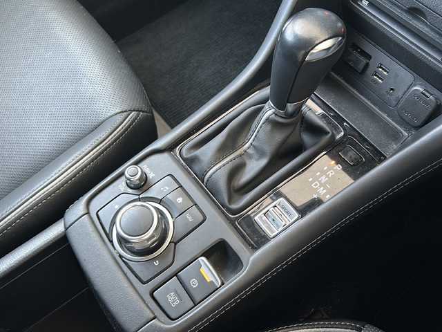 マツダ ＣＸ－３ 20S Lパッケージ 神奈川県 2019(平31)年 3.7万km ソウルレッドクリスタルM ワンオーナー/純正ナビ(CD/DVD/SD/USB/BT/フルセグTV)/全方位カメラ/レーダークルーズコントロール/パドルシフト/衝突被害軽減ブレーキ/レーンキープアシスト/パーキングセンサー/ブラインドスポットモニター/黒レザーシート/D席メモリ付パワーシート/D/N席シートヒーター/ステアリングヒーター/ヘッドアップディスプレイ/ビルトインETC/前後ドライブレコーダー/オートライト/純正フロアマット/ISOFIX/スペアキー×1/保証書/取扱説明書