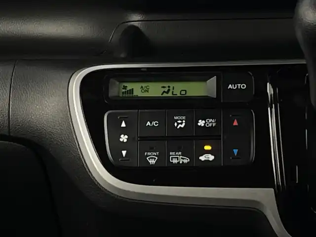 ホンダ Ｎ ＢＯＸ G 新潟県 2013(平25)年 4万km プレミアムブロンズパール 4WD/社外メモリナビ/フルセグ/VXM-145VFi/　CD/DVD/SD/Bluetooth/両側パワースライドドア/スマートキー/プッシュスタート/オートエアコン/キセノンヘッドライト/オートライト/電動格納式ミラー/横滑り防止装置/社外アルミ付きスタッドレス/　（積み込み５mm）