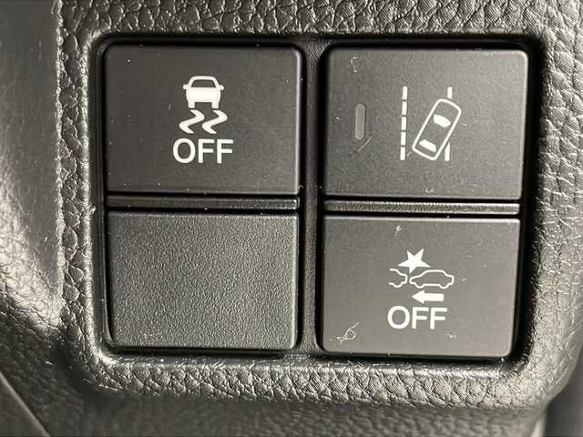 ホンダ Ｎ ＢＯＸ カスタム G EX ターボ ホンダセンシング 岐阜県 2017(平29)年 5.7万km プレミアムホワイトパールⅡ 純正8インチSDナビ【VXU-185NBi】/CD DVD/AM FM/Bluetooth /AppleCarplay /フルセグテレビ/iPod /SD/USB/VTR /AUX/革巻きステアリング/パドルシフト/ステアリングリモコン/両側パワースライドドア/ビルトインETC/純正ドライブレコーダー/後席会話機能/ホンダセンシング/レーダークルーズコントロール/ピタ駐ミラー/コーナーセンサー/衝突被害軽減システム/標識認識機能/車線維持システム/横滑り防止システム/純正AW付き夏タイヤ積込(165/55/R15)