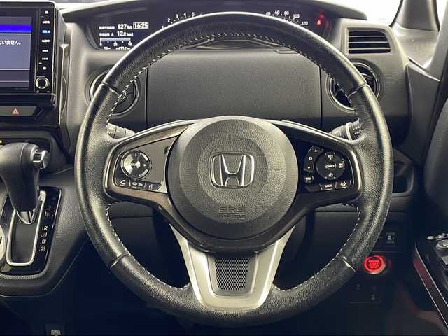 ホンダ Ｎ ＢＯＸ カスタム G EX ターボ ホンダセンシング 岐阜県 2017(平29)年 5.7万km プレミアムホワイトパールⅡ 純正8インチSDナビ【VXU-185NBi】/CD DVD/AM FM/Bluetooth /AppleCarplay /フルセグテレビ/iPod /SD/USB/VTR /AUX/革巻きステアリング/パドルシフト/ステアリングリモコン/両側パワースライドドア/ビルトインETC/純正ドライブレコーダー/後席会話機能/ホンダセンシング/レーダークルーズコントロール/ピタ駐ミラー/コーナーセンサー/衝突被害軽減システム/標識認識機能/車線維持システム/横滑り防止システム/純正AW付き夏タイヤ積込(165/55/R15)