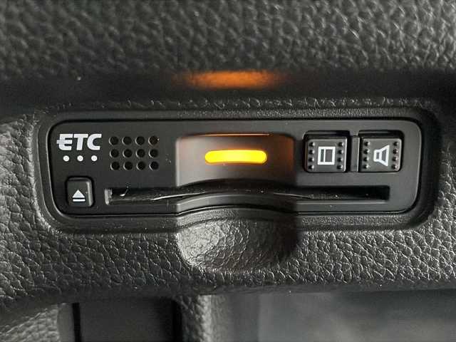 ホンダ Ｎ ＢＯＸ カスタム G EX ターボ ホンダセンシング 岐阜県 2017(平29)年 5.7万km プレミアムホワイトパールⅡ 純正8インチSDナビ【VXU-185NBi】/CD DVD/AM FM/Bluetooth /AppleCarplay /フルセグテレビ/iPod /SD/USB/VTR /AUX/革巻きステアリング/パドルシフト/ステアリングリモコン/両側パワースライドドア/ビルトインETC/純正ドライブレコーダー/後席会話機能/ホンダセンシング/レーダークルーズコントロール/ピタ駐ミラー/コーナーセンサー/衝突被害軽減システム/標識認識機能/車線維持システム/横滑り防止システム/純正AW付き夏タイヤ積込(165/55/R15)