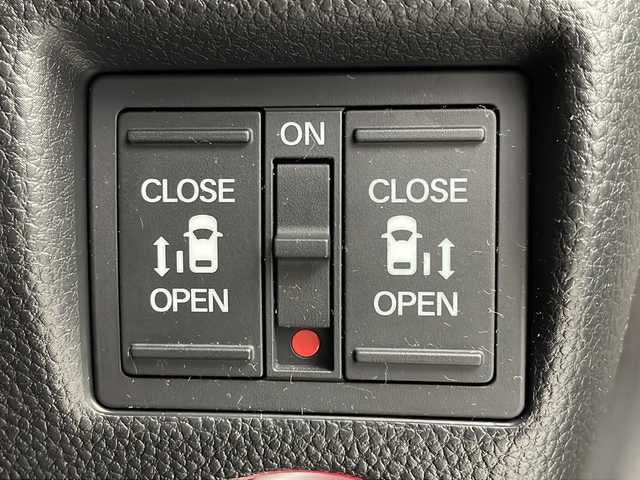 ホンダ Ｎ ＢＯＸ カスタム G EX ターボ ホンダセンシング 岐阜県 2017(平29)年 5.7万km プレミアムホワイトパールⅡ 純正8インチSDナビ【VXU-185NBi】/CD DVD/AM FM/Bluetooth /AppleCarplay /フルセグテレビ/iPod /SD/USB/VTR /AUX/革巻きステアリング/パドルシフト/ステアリングリモコン/両側パワースライドドア/ビルトインETC/純正ドライブレコーダー/後席会話機能/ホンダセンシング/レーダークルーズコントロール/ピタ駐ミラー/コーナーセンサー/衝突被害軽減システム/標識認識機能/車線維持システム/横滑り防止システム/純正AW付き夏タイヤ積込(165/55/R15)