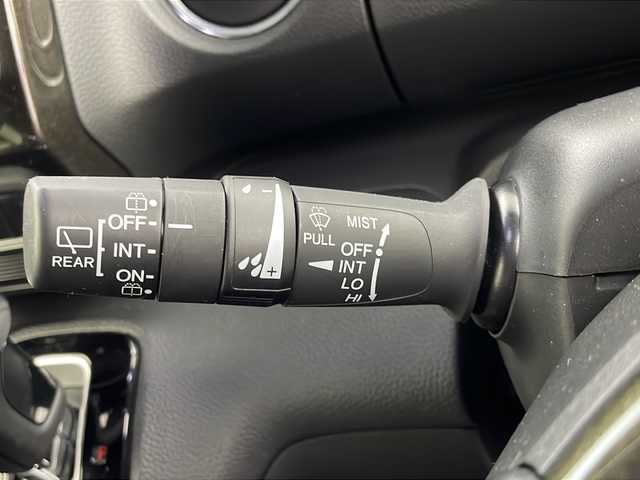 ホンダ Ｎ ＢＯＸ カスタム G EX ターボ ホンダセンシング 岐阜県 2017(平29)年 5.7万km プレミアムホワイトパールⅡ 純正8インチSDナビ【VXU-185NBi】/CD DVD/AM FM/Bluetooth /AppleCarplay /フルセグテレビ/iPod /SD/USB/VTR /AUX/革巻きステアリング/パドルシフト/ステアリングリモコン/両側パワースライドドア/ビルトインETC/純正ドライブレコーダー/後席会話機能/ホンダセンシング/レーダークルーズコントロール/ピタ駐ミラー/コーナーセンサー/衝突被害軽減システム/標識認識機能/車線維持システム/横滑り防止システム/純正AW付き夏タイヤ積込(165/55/R15)