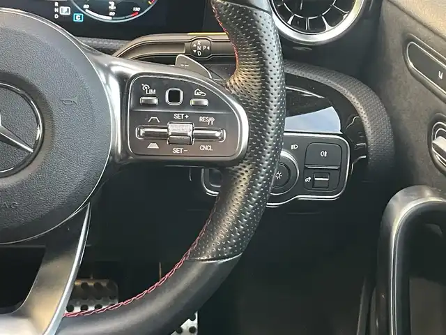 メルセデス・ベンツ Ｍ・ベンツ Ａ２００ｄ AMGライン 福岡県 2021(令3)年 2.4万km ポーラホワイト ワンオーナー/レーダーセーフティパッケージ/アダプティブクルーズコントロール/ナビゲーションパッケージ/Applecarplay/バックカメラ/Bluetooth/フルセグTV/ハーフレザーシート/前席シートヒーター/LEDヘッドライト/オートハイビーム/ステアリングスイッチ/純正前後ドライブレコーダー　/純正１８インチアルミホイール/ETC2.0/取扱説明書/保証書/スペアキー×1