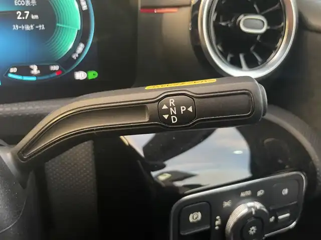 メルセデス・ベンツ Ｍ・ベンツ Ａ２００ｄ AMGライン 福岡県 2021(令3)年 2.4万km ポーラホワイト ワンオーナー/レーダーセーフティパッケージ/アダプティブクルーズコントロール/ナビゲーションパッケージ/Applecarplay/バックカメラ/Bluetooth/フルセグTV/ハーフレザーシート/前席シートヒーター/LEDヘッドライト/オートハイビーム/ステアリングスイッチ/純正前後ドライブレコーダー　/純正１８インチアルミホイール/ETC2.0/取扱説明書/保証書/スペアキー×1