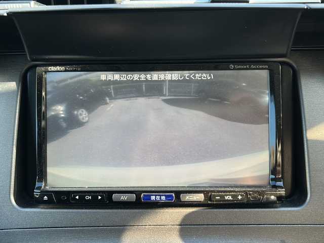 トヨタ プリウス S 沖縄県 2013(平25)年 10.5万km ホワイトパールクリスタルシャイン 禁煙車　/フルセグＴＶ　/社外ナビ/（ＡＭ／ＦＭ／ＣＤ／ＤＶＤ／ＢＴ）/コーナーセンサー　/社外アルミホイール　/ビルトインＥＴＣ　/バックカメラ　/スマートキー　/プッシュスタート　/ステアリングリモコン/オートエアコン/オートライト/横滑り防止装置　/盗難防止装置