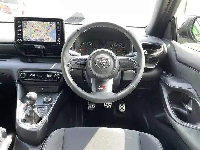 トヨタ ＧＲヤリス RZ 千葉県 2023(令5)年 0.4万km プレシャスブラックパール ワンオーナー/６速MT＆４WD/登録時走行3490km/カーボンルーフ/純正メモリーナビ/Blutooth/USB/Miracast/ETC/ドライブレコーダー前後/LEDヘッドライト＆フォグ/純正フロアマット/保証書/取扱説明書/スペアキー