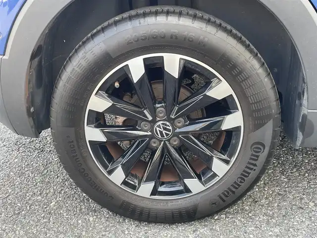 フォルクスワーゲン ＶＷ Ｔ－クロス TSI アクティブ 長野県 2022(令4)年 1.4万km 青 ディーラー点検記録Ｒ５：６年有り　/・ワンオーナー　/・セーフティーＰＫＧ　/・ディスカバーメディアパッケージ　/・APP-CONNECT/・8インチタッチスクリーン/・ＳＳＤナビ　ＢＴ　/・CD/・バックカメラ　/・ＥＴＣ２．０　/・ドライブレコーダー　/・アダプティブクルーズ/・レーンキープ/・ハイビームアシスト/・駐車支援システム/・BSM/・パークディスタンスコントロール/・オプティカルパーキングシステム/・リアトラフィックアラート/・パドルシフト/・オートライト/・LEDヘットライト/・スマートキー×２/・プッシュスタート/・純正16インチアルミ/・コンチネンタルタイヤ/・ルーフレール/・保証書