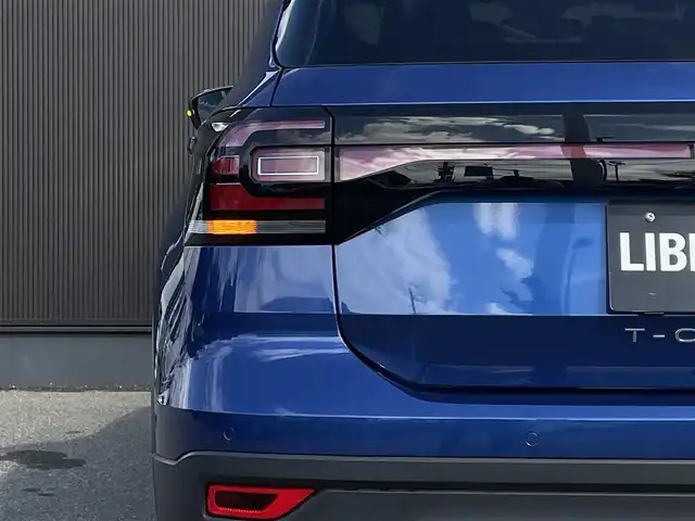 フォルクスワーゲン ＶＷ Ｔ－クロス TSI アクティブ 長野県 2022(令4)年 1.4万km 青 ワンオーナー /セーフティーパッケージ /AppleCarPlay /AndroidAuto /MirrorLink /ナビ/ACC /レーンキープ /BSM /バックカメラ /パークセンサー パークアシスト /ETC2.0 /アイドリングストップ /プッシュスタート /LEDヘッドライト