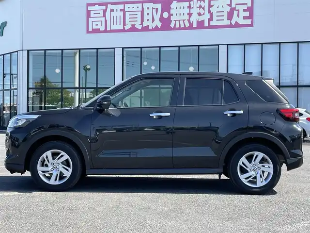 トヨタ ライズ G 道央・札幌 2024(令6)年 0.9万km ブラックマイカメタリック ４ＷＤ/寒冷地仕様/社外ナビ/【ＳＤ／ＢＴ／ＡＵＸ／ＵＳＢ】/フロント／サイド／バックカメラ/パノラミックビューモニター/ＬＥＤ/フォグランプ/オートライト/オートハイビーム/ヘッドライトレベライザー/プリクラッシュセーフティ/車線逸脱警報/先行者発進告知/横滑り防止装置/ＵＳＢ出力電源/オート電動格納ミラー/社外フロアマット/プッシュスタート/スマートキー×２