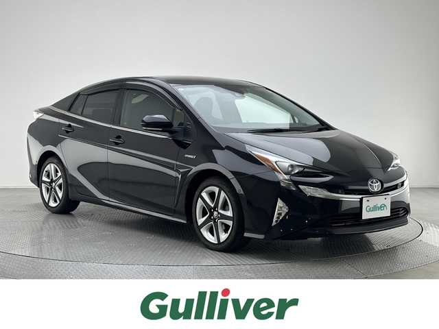 トヨタ プリウス A プレミアム　ツーリングセレ 兵庫県 2018(平30)年 4万km アティチュードブラックマイカ 純正SDナビ(CD/DVD/SD/フルセグ/Bluetooth)/バックカメラ/前後コーナーセンサー/ブラインドスポットモニター/シートヒーター/レザーシート/パワーシート/純正17インチアルミホイール/純正フロアマット/LEDヘッドライト/LEDフォグライト/オートライト/オートマチックハイビーム/ビルトインETC2.0