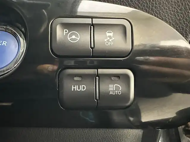 トヨタ プリウス A プレミアム　ツーリングセレ 兵庫県 2018(平30)年 4万km アティチュードブラックマイカ 純正SDナビ(CD/DVD/SD/フルセグ/Bluetooth)/バックカメラ/前後コーナーセンサー/ブラインドスポットモニター/シートヒーター/レザーシート/パワーシート/純正17インチアルミホイール/純正フロアマット/LEDヘッドライト/LEDフォグライト/オートライト/オートマチックハイビーム/ビルトインETC2.0