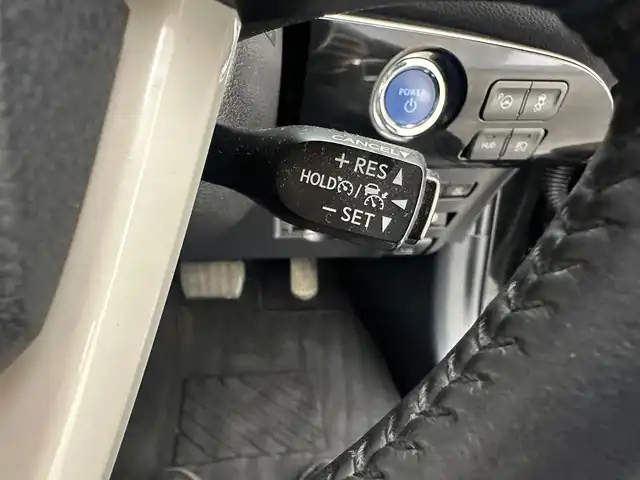 トヨタ プリウス A プレミアム　ツーリングセレ 兵庫県 2018(平30)年 4万km アティチュードブラックマイカ 純正SDナビ(CD/DVD/SD/フルセグ/Bluetooth)/バックカメラ/前後コーナーセンサー/ブラインドスポットモニター/シートヒーター/レザーシート/パワーシート/純正17インチアルミホイール/純正フロアマット/LEDヘッドライト/LEDフォグライト/オートライト/オートマチックハイビーム/ビルトインETC2.0