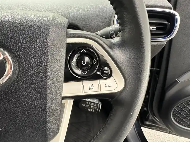 トヨタ プリウス A プレミアム　ツーリングセレ 兵庫県 2018(平30)年 4万km アティチュードブラックマイカ 純正SDナビ(CD/DVD/SD/フルセグ/Bluetooth)/バックカメラ/前後コーナーセンサー/ブラインドスポットモニター/シートヒーター/レザーシート/パワーシート/純正17インチアルミホイール/純正フロアマット/LEDヘッドライト/LEDフォグライト/オートライト/オートマチックハイビーム/ビルトインETC2.0