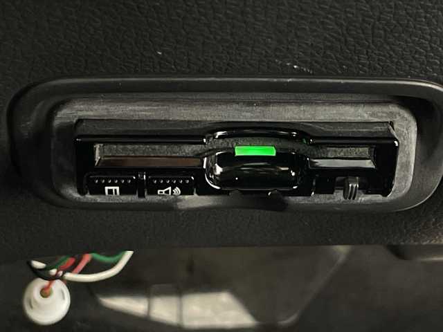 ホンダ ヴェゼル ハイブリッド RS ホンダセンシング 群馬県 2016(平28)年 5.9万km ホワイトオーキッドパール 純正８型ナビ　追従クルーズコントロール　バックカメラ　レーンキープアシスト　プリクラッシュ　前席シートヒーター　ハーフレザーシート　前後ドラレコ　コーナーセンサー　横滑り防止　ＥＴＣ　禁煙車