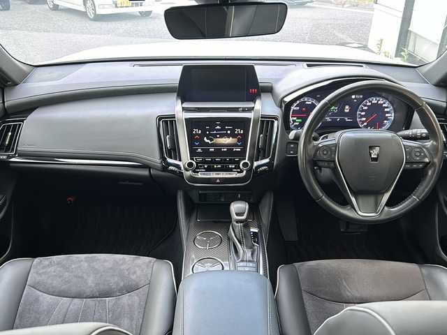 トヨタ クラウン ハイブリッド RS アドバンス Four 山形県 2019(平31)年 3.1万km ホワイトパールクリスタルシャイン 禁煙車/４WD/トヨタセーフティセンス/クルーズコントロール/ブラインドスポットモニター/横滑り防止装置/レーンキープアシスト/バックカメラ/純正ドライブレコーダー/前後コーナーセンサー/純正ナビ/（Bluetooth/フルセグ/AM/FM/USB)/nonoe/ステアリングスイッチ/ステアリングヒーター/パドルシフト/ハーフレザー/前席パワーシート/D席メモリー付きシート/前席シートヒーター/ビルトインETC/カードキー/純正アルミホイール/電動格納ミラー/ドアバイザー/LEDヘッドライト/フォグランプ