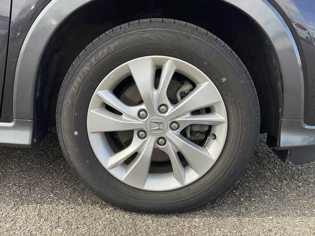 ホンダ ヴェゼル ハイブリッド X ホンダセンシング 新潟県 2021(令3)年 3.8万km ルーセブラックM 4WD/純正8インチSDナビ(VXM-207VFEi)/CD/DVD/BT/フルセグテレビ/SDミュージックサーバー/バックカメラ/ETC/ドライブレコーダー/衝突被害軽減ブレーキ/レーンキープアシスト/レーダークルーズコントロール/シートヒーター /ステアリングスイッチ/パドルシフト/スマートキー/プッシュスタート/LEDヘッドライト/オートライト/フォグランプ/純正16インチアルミホイール