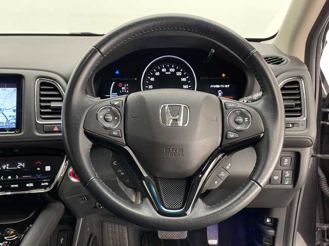 ホンダ ヴェゼル ハイブリッド X ホンダセンシング 長野県 2021(令3)年 3.8万km ルーセブラックM 4WD/純正メモリナビ&フルセグTV&CD&DVD&USB&BT/ホンダセンシング/アダプティブクルーズコントロール/レーンキープアシスト/衝突軽減ブレーキ/標識認識表示/純正前後ドライブレコーダー/前席シートヒーター/ステアリングスイッチ/パドルシフト/バックカメラ/ビルトインETC/LEDヘッドライト/オートライト/フロントフォグランプ/電動格納ミラー/ウィンカーミラー/ドアミラーヒーター/電動ホールド/ブレーキホールド/純正16インチAW装着/純正フロアマット/純正ドアバイザー/プッシュスタート/スマートキー