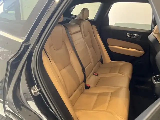 ボルボ ＸＣ６０ B5 AWD インスクリプション 岐阜県 2020(令2)年 4.4万km 黒 クライメートパッケージ/リアシートヒーター/ステアリングホイールヒーター/ネットポケット（トンネルコンソール）/全車速追従機能ACC(アダプティブクルーズコントロール)/パイロット・アシスト（車線維持支援機能）/360度ビューカメラ/harman/kardon/ヘッドアップディスプレイ/ベンチレーション機能/電動リアゲート