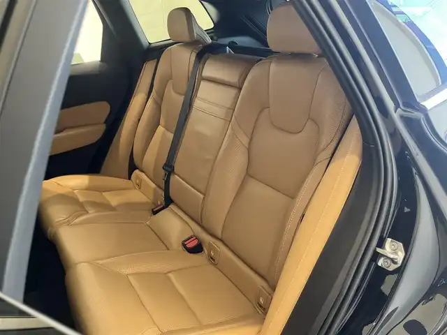 ボルボ ＸＣ６０ B5 AWD インスクリプション 岐阜県 2020(令2)年 4.4万km 黒 クライメートパッケージ/リアシートヒーター/ステアリングホイールヒーター/ネットポケット（トンネルコンソール）/全車速追従機能ACC(アダプティブクルーズコントロール)/パイロット・アシスト（車線維持支援機能）/360度ビューカメラ/harman/kardon/ヘッドアップディスプレイ/ベンチレーション機能/電動リアゲート