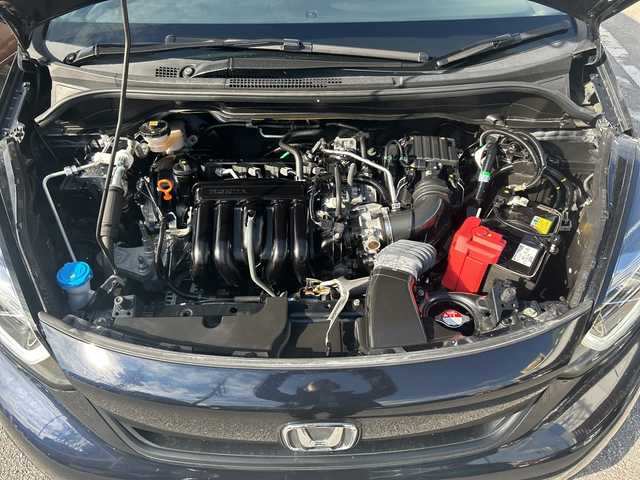 ホンダ フィット ホーム 沖縄県 2022(令4)年 0.7万km ミッドナイトブルービームM 純正ナビ　/ＣＤ/ＤＶＤ/ＢＴ/フルセグＴＶ　/バックカメラ　/クルーズコントロール/ＬＥＤヘッドライト　/ステアリングスイッチ　/アイドリングストップ　/オートライト　/ブレイクホールドボタン/ＳＯＳボタン/電動格納ミラー　/スマートキー