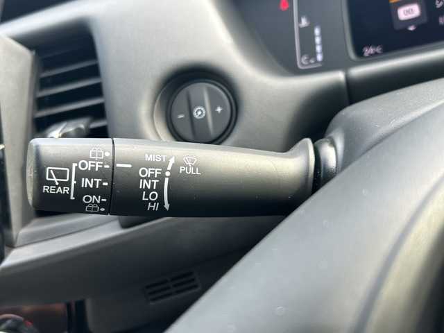 ホンダ フィット ホーム 沖縄県 2022(令4)年 0.7万km ミッドナイトブルービームM 純正ナビ　/ＣＤ/ＤＶＤ/ＢＴ/フルセグＴＶ　/バックカメラ　/クルーズコントロール/ＬＥＤヘッドライト　/ステアリングスイッチ　/アイドリングストップ　/オートライト　/ブレイクホールドボタン/ＳＯＳボタン/電動格納ミラー　/スマートキー