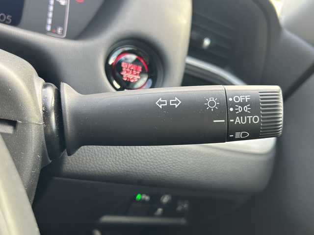 ホンダ フィット ホーム 沖縄県 2022(令4)年 0.7万km ミッドナイトブルービームM 純正ナビ　/ＣＤ/ＤＶＤ/ＢＴ/フルセグＴＶ　/バックカメラ　/クルーズコントロール/ＬＥＤヘッドライト　/ステアリングスイッチ　/アイドリングストップ　/オートライト　/ブレイクホールドボタン/ＳＯＳボタン/電動格納ミラー　/スマートキー