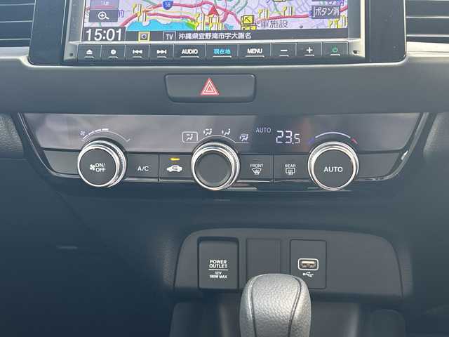 ホンダ フィット ホーム 沖縄県 2022(令4)年 0.7万km ミッドナイトブルービームM 純正ナビ　/ＣＤ/ＤＶＤ/ＢＴ/フルセグＴＶ　/バックカメラ　/クルーズコントロール/ＬＥＤヘッドライト　/ステアリングスイッチ　/アイドリングストップ　/オートライト　/ブレイクホールドボタン/ＳＯＳボタン/電動格納ミラー　/スマートキー