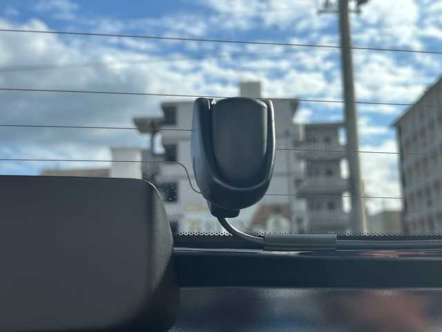 ホンダ フィット ホーム 沖縄県 2022(令4)年 0.7万km ミッドナイトブルービームM 純正ナビ　/ＣＤ/ＤＶＤ/ＢＴ/フルセグＴＶ　/バックカメラ　/クルーズコントロール/ＬＥＤヘッドライト　/ステアリングスイッチ　/アイドリングストップ　/オートライト　/ブレイクホールドボタン/ＳＯＳボタン/電動格納ミラー　/スマートキー