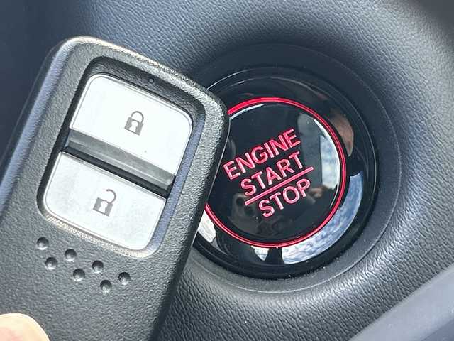 ホンダ フィット ホーム 沖縄県 2022(令4)年 0.7万km ミッドナイトブルービームM 純正ナビ　/ＣＤ/ＤＶＤ/ＢＴ/フルセグＴＶ　/バックカメラ　/クルーズコントロール/ＬＥＤヘッドライト　/ステアリングスイッチ　/アイドリングストップ　/オートライト　/ブレイクホールドボタン/ＳＯＳボタン/電動格納ミラー　/スマートキー