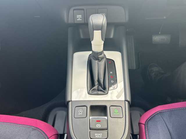 ホンダ フィット ホーム 沖縄県 2022(令4)年 0.7万km ミッドナイトブルービームM 純正ナビ　/ＣＤ/ＤＶＤ/ＢＴ/フルセグＴＶ　/バックカメラ　/クルーズコントロール/ＬＥＤヘッドライト　/ステアリングスイッチ　/アイドリングストップ　/オートライト　/ブレイクホールドボタン/ＳＯＳボタン/電動格納ミラー　/スマートキー