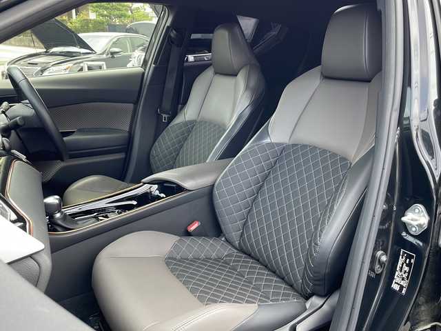 トヨタ Ｃ－ＨＲ G 愛知県 2020(令2)年 1.5万km ブラックマイカ /禁煙車/ワンオーナー//社外SDナビ//フリップダウンモニター//フルセグTV//Bluetooth//CD・DVD//バックカメラ//社外デジタルインナーミラー//ETC//プリクラッシュセーフティ//LTA/BSM//ロードサインアシスト//横滑り防止（TRC）//レーダークルーズコントロール//D/N席シートヒーター//LEDオートライト//オートマチックハイビーム//電動パーキング//ブレーキホールド//純正１８インチアルミ//電格ミラーウインカー//純正フロアマット//スペアキー//新車保証書