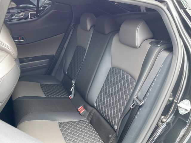 トヨタ Ｃ－ＨＲ G 愛知県 2020(令2)年 1.5万km ブラックマイカ /禁煙車/ワンオーナー//社外SDナビ//フリップダウンモニター//フルセグTV//Bluetooth//CD・DVD//バックカメラ//社外デジタルインナーミラー//ETC//プリクラッシュセーフティ//LTA/BSM//ロードサインアシスト//横滑り防止（TRC）//レーダークルーズコントロール//D/N席シートヒーター//LEDオートライト//オートマチックハイビーム//電動パーキング//ブレーキホールド//純正１８インチアルミ//電格ミラーウインカー//純正フロアマット//スペアキー//新車保証書