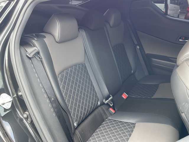 トヨタ Ｃ－ＨＲ G 愛知県 2020(令2)年 1.5万km ブラックマイカ /禁煙車/ワンオーナー//社外SDナビ//フリップダウンモニター//フルセグTV//Bluetooth//CD・DVD//バックカメラ//社外デジタルインナーミラー//ETC//プリクラッシュセーフティ//LTA/BSM//ロードサインアシスト//横滑り防止（TRC）//レーダークルーズコントロール//D/N席シートヒーター//LEDオートライト//オートマチックハイビーム//電動パーキング//ブレーキホールド//純正１８インチアルミ//電格ミラーウインカー//純正フロアマット//スペアキー//新車保証書
