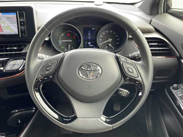 トヨタ Ｃ－ＨＲ G 愛知県 2020(令2)年 1.5万km ブラックマイカ /禁煙車//ワンオーナー//社外SDナビ//フリップダウンモニター//フルセグTV//Bluetooth//CD・DVD//FM・AM//バックカメラ//社外デジタルインナーミラー//ETC//プリクラッシュセーフティ//LTA//BSM//ロードサインアシスト//横滑り防止（TRC）//レーダークルーズコントロール//D/N席シートヒーター//LEDオートライト//オートマチックハイビーム//電動パーキング//ブレーキホールド//電格ミラーウインカー//純正フロアマット//スマートキー×2//保証書