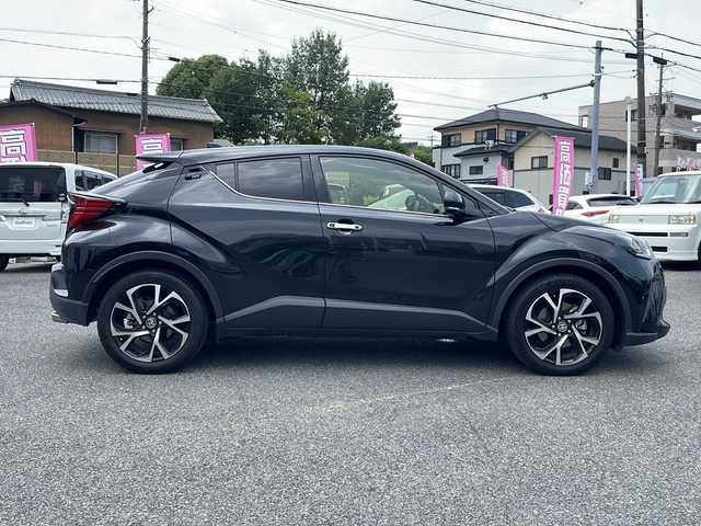 トヨタ Ｃ－ＨＲ G 愛知県 2020(令2)年 1.5万km ブラックマイカ /禁煙車/ワンオーナー//社外SDナビ//フリップダウンモニター//フルセグTV//Bluetooth//CD・DVD//バックカメラ//社外デジタルインナーミラー//ETC//プリクラッシュセーフティ//LTA/BSM//ロードサインアシスト//横滑り防止（TRC）//レーダークルーズコントロール//D/N席シートヒーター//LEDオートライト//オートマチックハイビーム//電動パーキング//ブレーキホールド//純正１８インチアルミ//電格ミラーウインカー//純正フロアマット//スペアキー//新車保証書