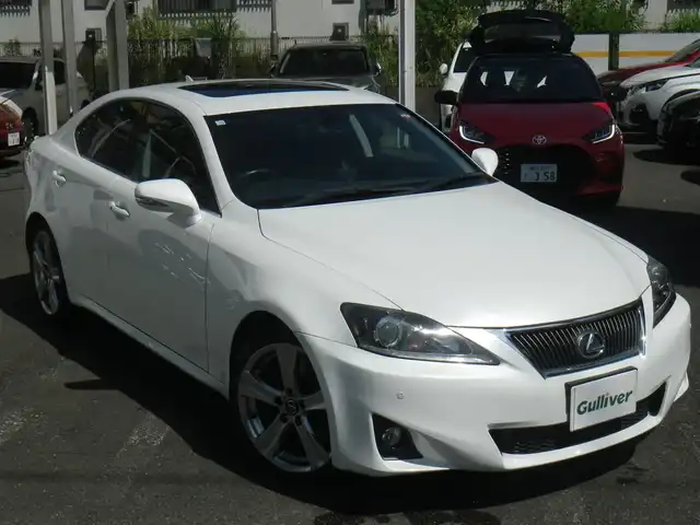 レクサス ＩＳ 350 バージョンL 神奈川県 2012(平24)年 3.9万km ホワイトパールクリスタルシャイン サンルーフ/純正オプション18インチAW/登録時38734km/純正HDDナビ　フルセグTV/（Bluetooth/USB/AUX/DVD再生可/Mサーバー）/バックカメラ/クリアランスソナー/黒革シート/前席パワーシート（運転席メモリー付き）/前席シートヒーター/前席ベンチレーションシート/オートクルーズコントロール/リア電動サンシェード/ドライブレコーダー（DREC100）/社外レーダー（AR-151GA）/ビルトインETC/カードキー/スマートキーx2/キセノンヘッドランプ/フォグランプ/パドルシフト/純正スノーキャップ/2023年製DNULOP VEURO VE304 4本装着/取説書/保証書