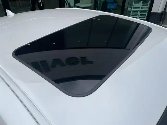 レクサス ＥＳ 300h バージョンL 東京都 2019(平31)年 4.5万km ソニッククォーツ 純正ナビ/3眼LEDヘッドライト/ヘッドアップディスプレイ/シートヒーター/革シート/ETC2.0/パワーシート/アラウンドビューモニター/ブラインドスポットモニター/純正アルミホイール/サンルーフ/パドルシフト/Bluetooth/プッシュスタート/コーナーセンサー/アダプティブクルーズコントロール/衝突軽減ブレーキ/レーンキープアシスト