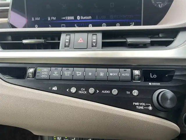 レクサス ＥＳ 300h バージョンL 東京都 2019(平31)年 4.5万km ソニッククォーツ 純正ナビ/3眼LEDヘッドライト/ヘッドアップディスプレイ/シートヒーター/革シート/ETC2.0/パワーシート/アラウンドビューモニター/ブラインドスポットモニター/純正アルミホイール/サンルーフ/パドルシフト/Bluetooth/プッシュスタート/コーナーセンサー/アダプティブクルーズコントロール/衝突軽減ブレーキ/レーンキープアシスト
