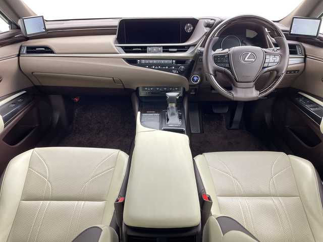 レクサス ＥＳ 300h バージョンL 新潟県 2019(平31)年 4.5万km ソニッククォーツ 純正ナビ/3眼LEDヘッドライト/ヘッドアップディスプレイ/シートヒーター/革シート/ETC2.0/パワーシート/アラウンドビューモニター/ブラインドスポットモニター/純正アルミホイール/サンルーフ/パドルシフト/Bluetooth/プッシュスタート/コーナーセンサー/アダプティブクルーズコントロール/衝突軽減ブレーキ/レーンキープアシスト