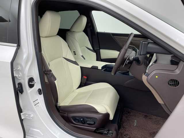 レクサス ＥＳ 300h バージョンL 新潟県 2019(平31)年 4.5万km ソニッククォーツ 純正ナビ/3眼LEDヘッドライト/ヘッドアップディスプレイ/シートヒーター/革シート/ETC2.0/パワーシート/アラウンドビューモニター/ブラインドスポットモニター/純正アルミホイール/サンルーフ/パドルシフト/Bluetooth/プッシュスタート/コーナーセンサー/アダプティブクルーズコントロール/衝突軽減ブレーキ/レーンキープアシスト